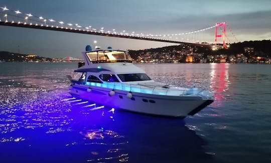 20 pessoas alugam a MEL MOTORYACHT para seus incríveis eventos em Istambul, Turquia! B27