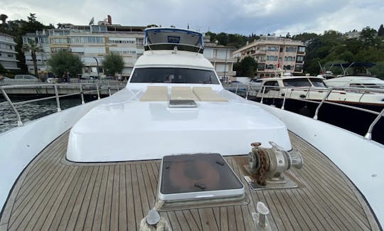 Location d'un yacht à moteur MEL pour 20 personnes pour vos événements incroyables à Istanbul, en Turquie ! B27