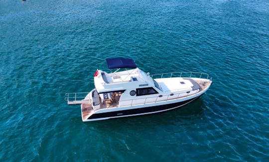 Book the Spectacular 42ft AMZ Motor Yacht in İstanbul, Turkey! B34