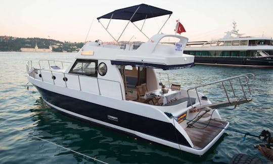 Book the Spectacular 42ft AMZ Motor Yacht in İstanbul, Turkey! B34