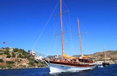 Saillng Yacht in Corfu for large groups