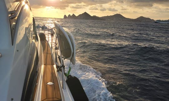 Yacht Sunseeker de 55 pieds : luxueux Cabo Getaway - Wifi Starlink disponible 