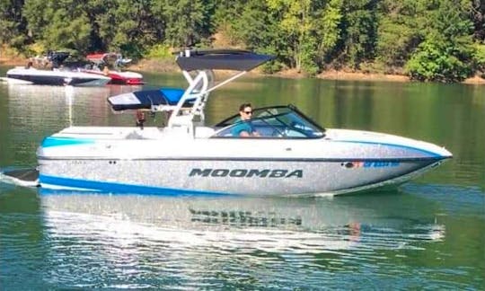 21ft Moomba Craz Deluxe Wake Boat Moomba on Lake Travis
