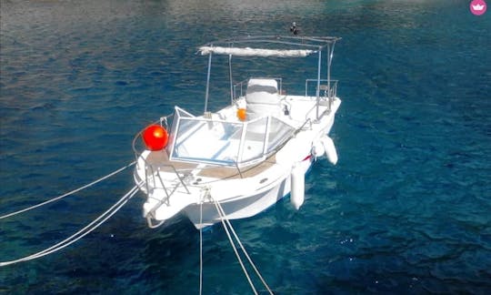 Excursion en bateau privé le long de la côte sud d'IKARIA, GRÈCE