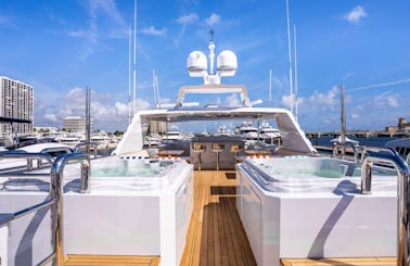 100' Broward Power Mega Yacht Rental in Nassau, New Providence