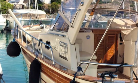 Aprea 32 Motor Yacht Rental in Santa Maria di Leuca, Puglia