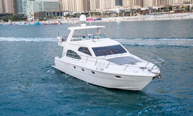 Expérience en yacht de luxe de 62 pieds dans la marina de Dubaï