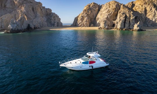 Location de yacht à moteur Cruiser Express de 42 pieds à Cabo San Lucas, Baja California Sur