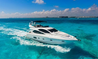 ¡El increíble yate Flybridge de 64 pies en Cancún e Isla Mujeres tiene capacidad para 20 personas!