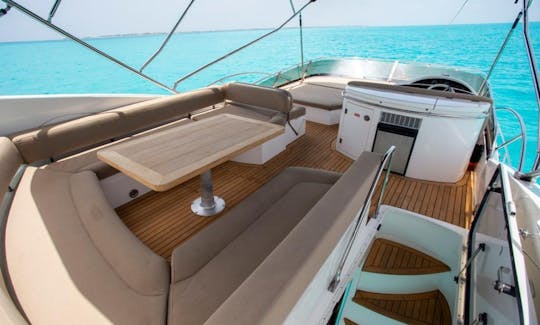 Amazing 64ft Flybridge yacht in Cancún and isla mujeres holds 20 person!