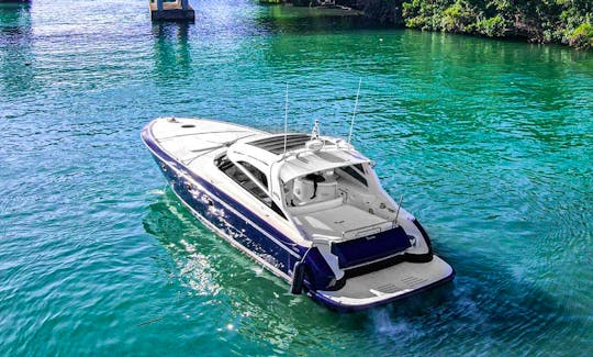 Baia 54 Motor Yacht for up to 16 people in La Romana
