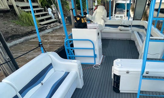 Solid Craft 32ft Double Deck Pontoon with Soundsystem in Fort Lauderdale, Florida