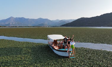 2時間のガイド付きグループツアーでシュコダー湖を探索