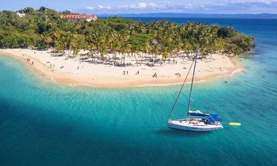 Cruising Monohull Charter in Samaná, Dominican Republic