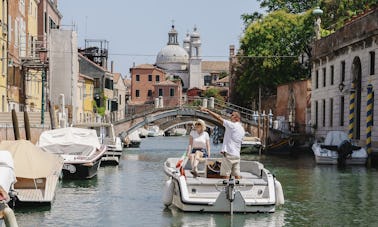 Venice Hidden Canals en barco eléctrico