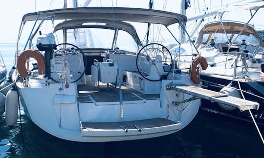 Monocasco de cruzeiro deslumbrante Sun Odyssey 509 para alugar em Kavala, Grécia