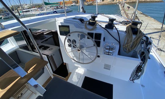 Fontaine Pajot Isla 40 Catamaran in Portimão / Rental in Portugal, Algarve