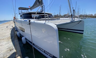 Catamaran Fontaine Pajot Isla 40 à Portimão/Location au Portugal, Algarve