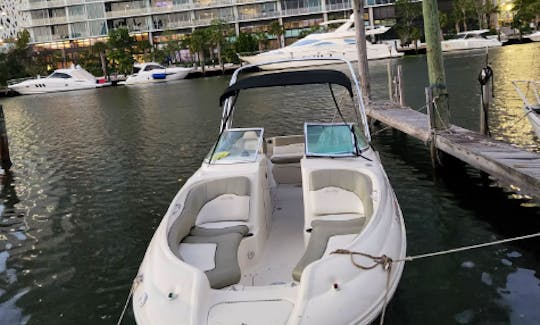 mia. Beautiful Sun Deck 26' Final Price No Hidden Fees 10pplmax