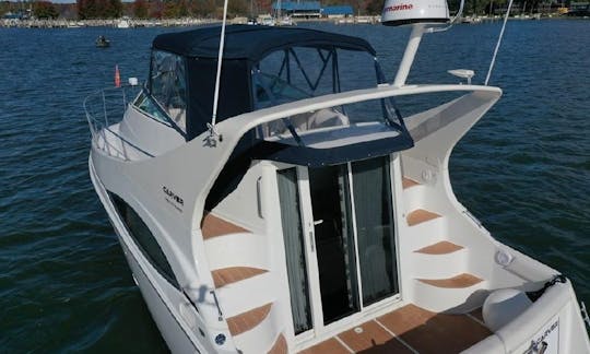 O luxuoso iate Carver. Experimente o horizonte de Toronto a partir da água
