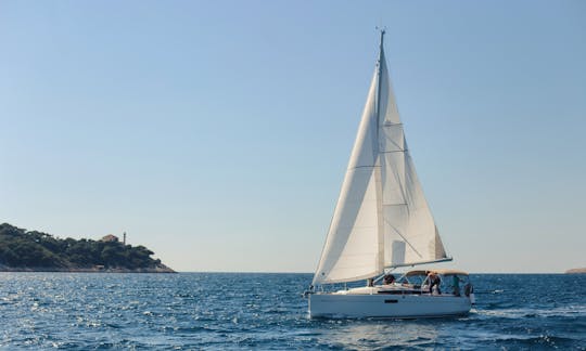 Sailing Yacht - Sun Odyssey 349 in Ploče!