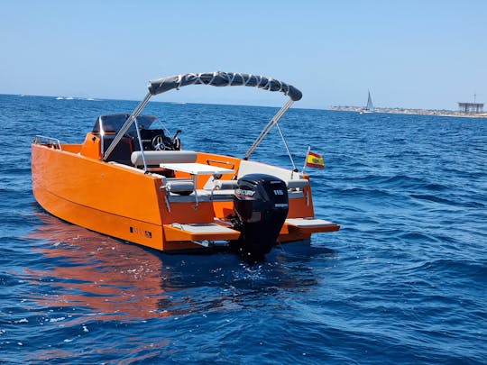 Bateau à moteur Nuva M6 Open pour 8 personnes