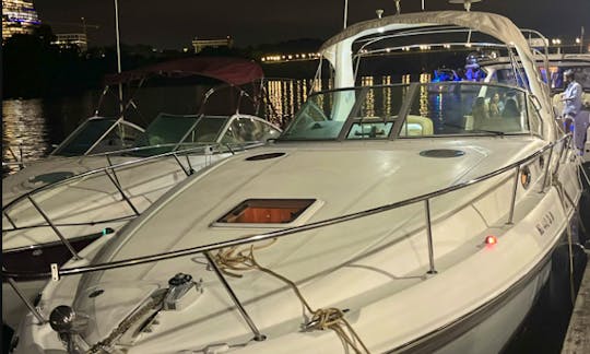 $275 HR | 8 people | Sea Ray 330 Sundancer Yacht