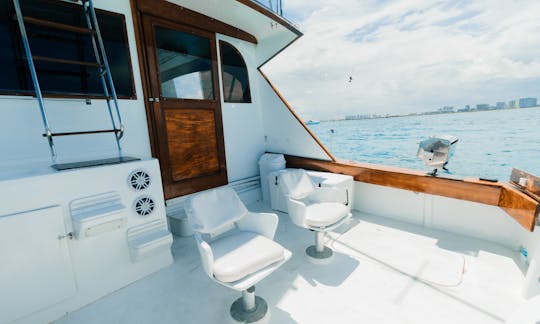 Bateau de pêche sportive Odysea de 46 pieds à louer à Cancún !