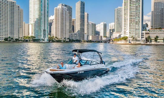 Monterey 27 Deck Boat Rental in Miami Beach, Florida