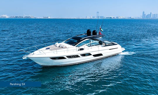 Iate a motor Pershing 5X disponível em Dubai