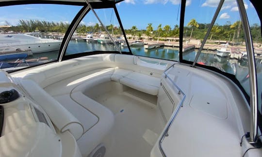 Louez un yacht Sea Ray de 58 pieds à Sedan Bridge. Visitez El Cielo Cozumel. Tout compris