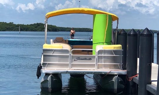 Best Seawater Pontoon Boat Rental in Miami for up to 10 peoples