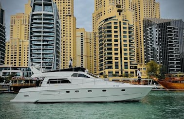 Gorgeous Power Yacht for 12 people available in Dubai