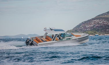 Saxdor 320 GTO - 2x300 Mercury ou alugue em Sukošan, podemos entregar a embarcação de Pag a Split