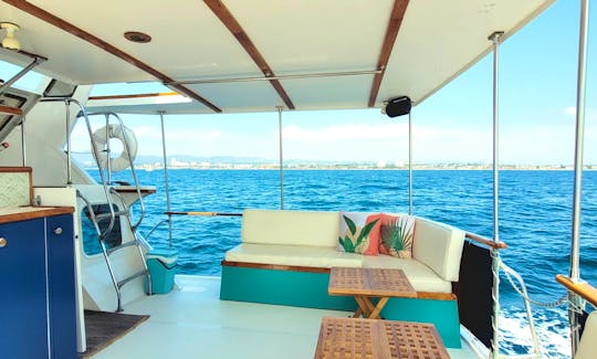 Stabilizers, Huge Bow Cushion, Bar Deck - 50ft Motor Yacht in Marina del Rey