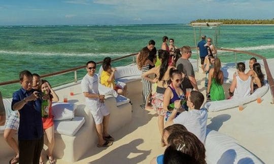 💕🥂🛥 結婚式用の高級カタマラン 🥂💍 またはスタイリッシュなバースデーベースプンタカナ