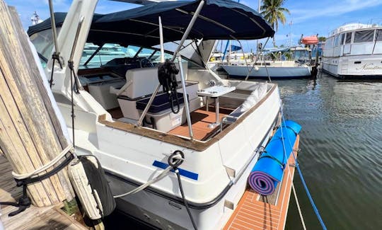 34' Sea Ray Sundancer Luxury Sport Motor Yacht Rental in Dania Beach, Florida