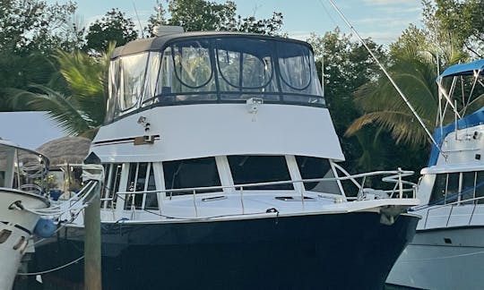 Islamorada Private Yacht Charter on 43ft Mainship Trawler