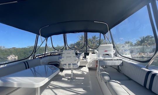 Islamorada Private Yacht Charter on 43ft Mainship Trawler