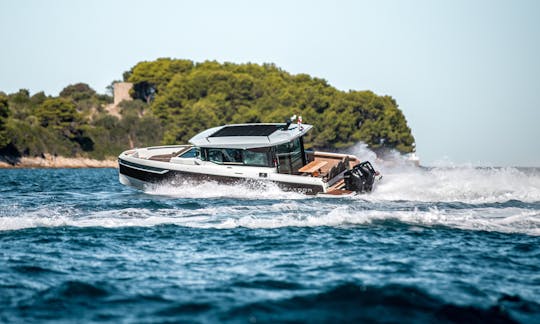 Saxdor 320 GTC (Olivia) - 2x225 Mercury V6 for rent in Sukošan, we can deliver the vessel from Pag to Split