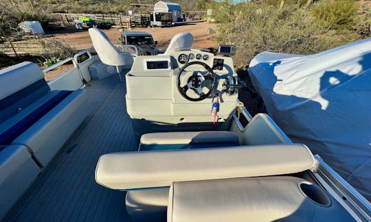 Sun Tracker Relaxing Party Pontoon with Bluetooth Radio!