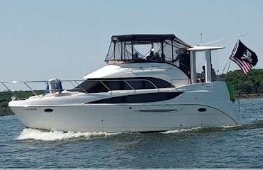 Private boat cruise with Captain from Perry Lake Marina