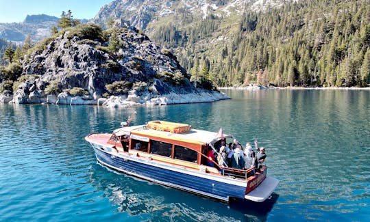 Aluguel de táxi aquático Chris Craft Venetian de 40 pés em South Lake Tahoe - até 20 convidados