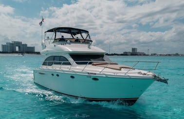 Incredible Meridian 47 ft Flybrige Up to 16 pax in Cancún, Quintana Roo