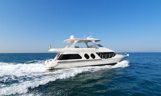 Yate para fiestas de 62 pies con capacidad para 25 invitados - Dubai Marina