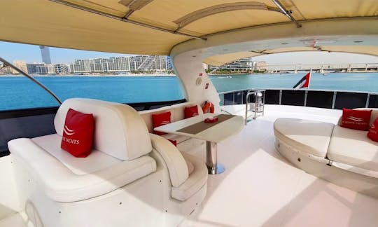 Yacht VIP Signature italien de 84 pieds pouvant accueillir jusqu'à 40 personnes - Dubai Marina