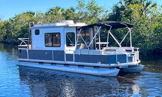 Pontoon for rent! Liveaboard OR charter! SunTracker Party Cruiser 32 Cape Coral!