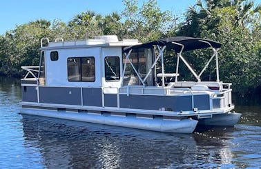Pontoon for rent! Liveaboard OR charter! SunTracker Party Cruiser 32 Cape Coral!