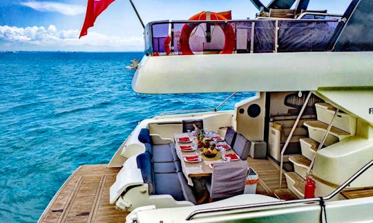 Side Yacht Rent Focus Side