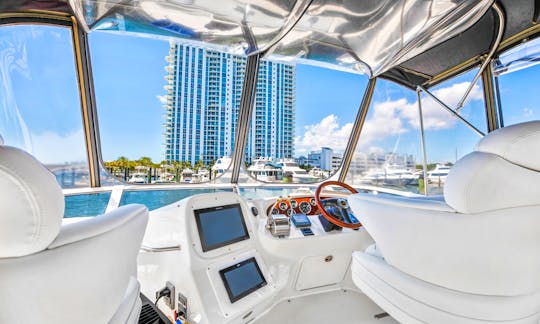 Well Maintained & Beautiful Sea Ray Flybridge 44 Motor Yacht In Miami